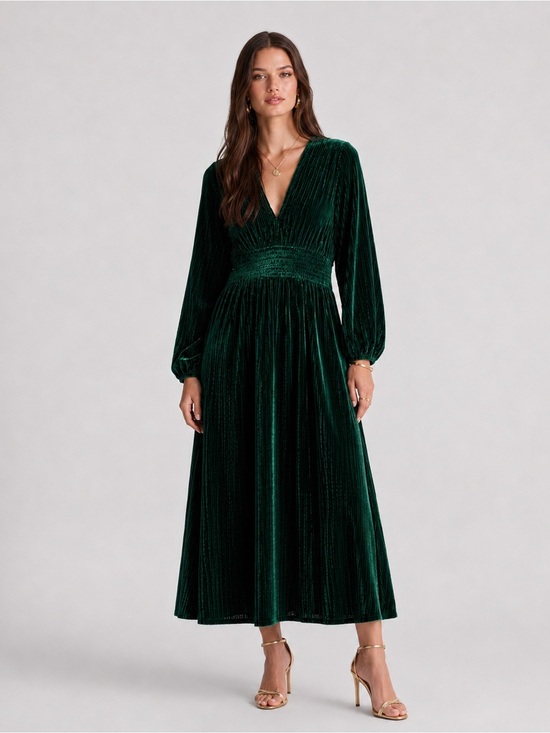 Zesica Dresses & Skirts - ZESICA Emerald Velvet Pleated Maxi Dress Long Sleeve Smocked Waist Size L NWT